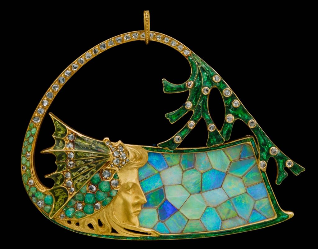 Georges Fouquet, Pendentif «Nymphe des mers» Or, mosaïque d’opales, émail et diamants